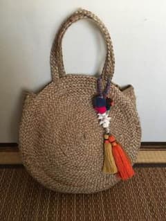 zaraタッセル付きカゴバックのサムネイル
