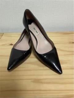 ミュウミュウ  miu miu  パンプス 黒 お値下げ！のサムネイル