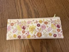花柄ペンケースのサムネイル