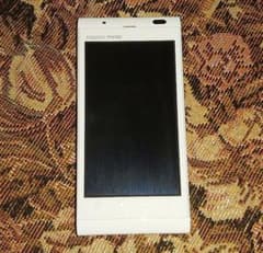 ケータイ au AQUOS PHONE IS14SHのサムネイル