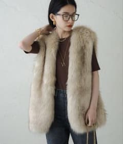 Loungedress フェイクファーベストのサムネイル