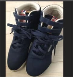 Reebokハイカットスニーカーのサムネイル