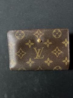 LOUIS VUITTON モノグラム 二つ折り財布のサムネイル