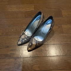 バイソンピンヒールパンプスのサムネイル