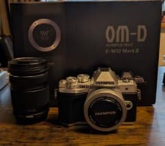 OLYMPUS OM-D E-M10 Mark III 箱　付属品ありのサムネイル