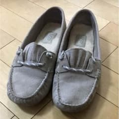 UGGのサムネイル