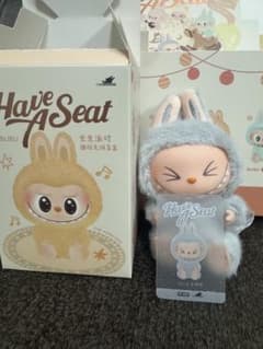 POP MART Have A Seat BUBU ぬいぐるみのサムネイル