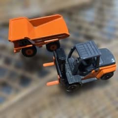オレンジ ダンプカー フォークリフト ミニカーセットのサムネイル