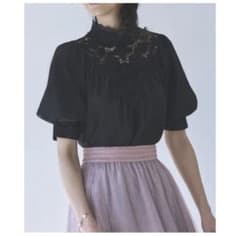 ※週末限定価格※【美品】トライアングルレースブラウス/ブラック/半袖/9号/Mのサムネイル
