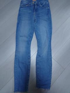 MOTHER LOOKER ANKLE FRAY デニムのサムネイル