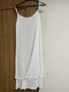 SHEIN キャミワンピース ホワイト 花柄刺繍のサムネイル
