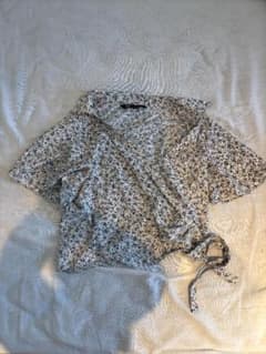 ZARA 花柄 カシュクール 半袖 トップスのサムネイル