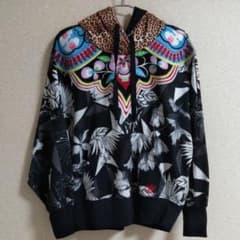 レア☆adidas farm company パーカー刺繍のサムネイル