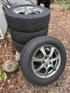 【冬用タイヤホイール4本】ダンロップ製215/65R16 エクストレイルで使用のサムネイル