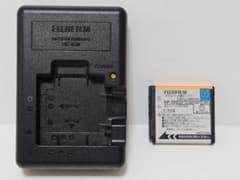 Fujifilm NP-50 バッテリーとBC-45W充電器セットのサムネイル