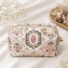 大人かわいい♡インド刺繍のボックスポーチのサムネイル