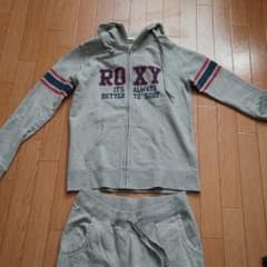 ★はーちゃんさん専用★お値引き☆ロキシー スウェットセットアップのサムネイル