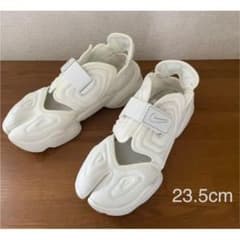 【値下げ可！】NIKE アクアリフト ホワイト　23.5のサムネイル