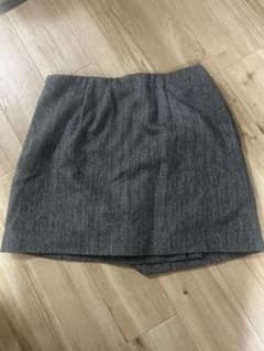 グレー ツイード ラップスタイル ショートパンツのサムネイル