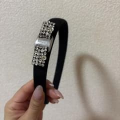 フェラガモ カチューシャ ストーン ストーン付きフェラガモカチューシャ - メルカリ