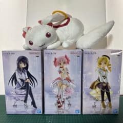 마법 소녀 마도카 ☆ 마기카 피규어 3 종 + 큐베에 봉제 인형