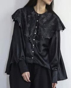 riu Flower scallop cape blouse 黒のサムネイル