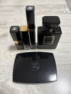 CHANEL 口紅 香水 パウダー 空瓶 セットのサムネイル