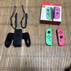 【中古】Nintendo Switch Joy-Conストラップ付き Switch Joy-Con 純正 箱付 グリップ ストラップ付き - メルカリ