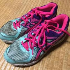 asics ランニングシューズのサムネイル