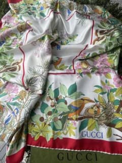 新品未使用】GUCCI 鳥と花のフローラルスカーフ シルク100% - メルカリ