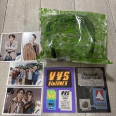 SixTONES VVS ペンライトと写真、ステッカーのサムネイル
