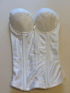 ［huggebridal］ブライダルインナー上下セットC70/64サイズのサムネイル
