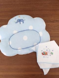 新品★ベビー枕＆ガーゼハンカチ セツトのサムネイル