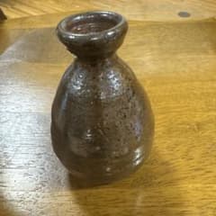陶器 一輪挿し 花瓶 黒 茶　沖縄 治し　釉薬 陶器 一輪挿し 花瓶 茶色 釉薬 - メルカリ