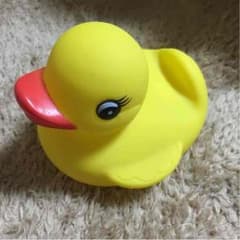 アヒルのおもちゃのサムネイル