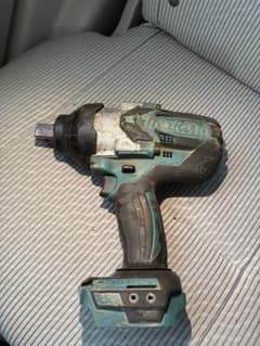 マキタ　インパクトレンチ　ジャンク品のサムネイル