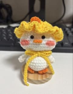 ハンドメイド あみぐるみ 帽子のアヒル キーホルダーのサムネイル