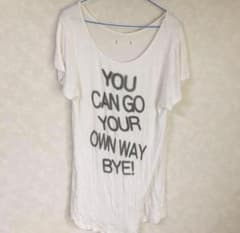 ロゴ　Tシャツ　ノーブランドのサムネイル