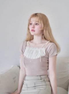 Mew frill tops ANDMARY - メルカリ