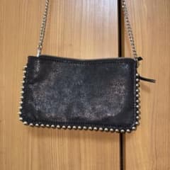 ZARA スタッズ付き チェーンショルダーバッグ ブラックのサムネイル