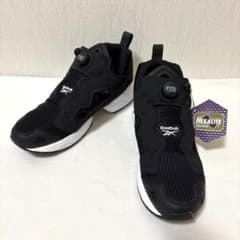❤️新品未使用❤️Reebok INSTAPUMP FURY 黒スニーカータグ付のサムネイル
