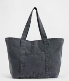 新品タグ付き GAP ロゴトートバッグ　ブラックのサムネイル