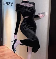 SHEIN DAZY ベロアワンピースのサムネイル
