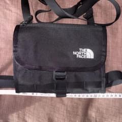 THE NORTH FACE ブラック ショルダーバッグのサムネイル