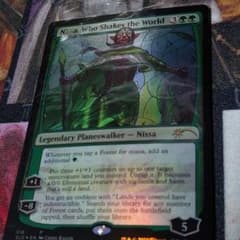 Secret Lair 世界を揺るがす者、ニッサ + ボーナスカードfoil1枚のサムネイル