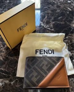 FENDI フェンディ 二つ折り カードケース ズッカのサムネイル