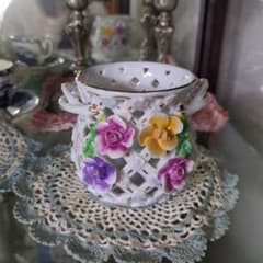 花柄透かし彫り芳香器のサムネイル