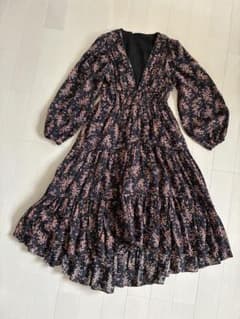ULLA JOHNSON 花柄ティアードワンピース - メルカリ