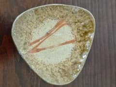 島村光　備前三角皿　一枚のサムネイル