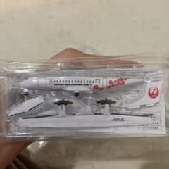 新品未開封　JAL JAPAN AIR COMMUTER 飛行機模型のサムネイル